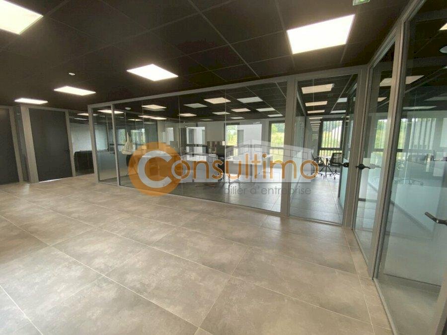 Bureau à louer 700 m² - Montussan