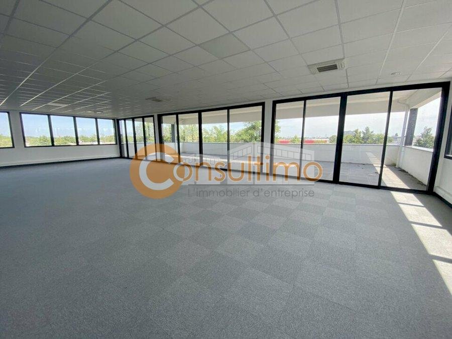 Bureau à louer 810 m² - Mérignac