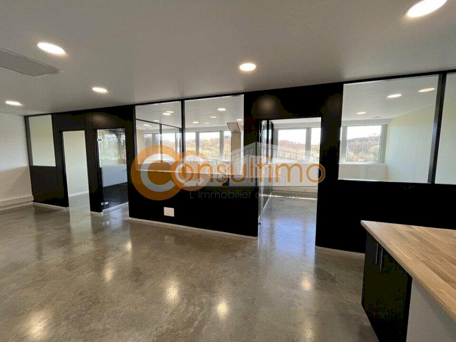 Bureau à louer 65 m² - Carbon-Blanc