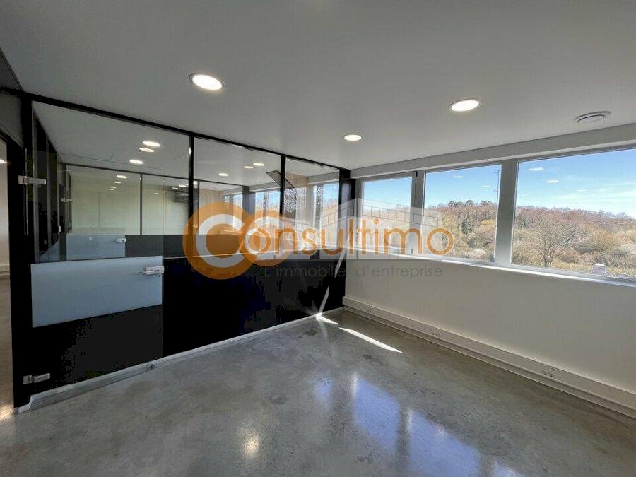 Bureau à louer 65 m² - Carbon-Blanc