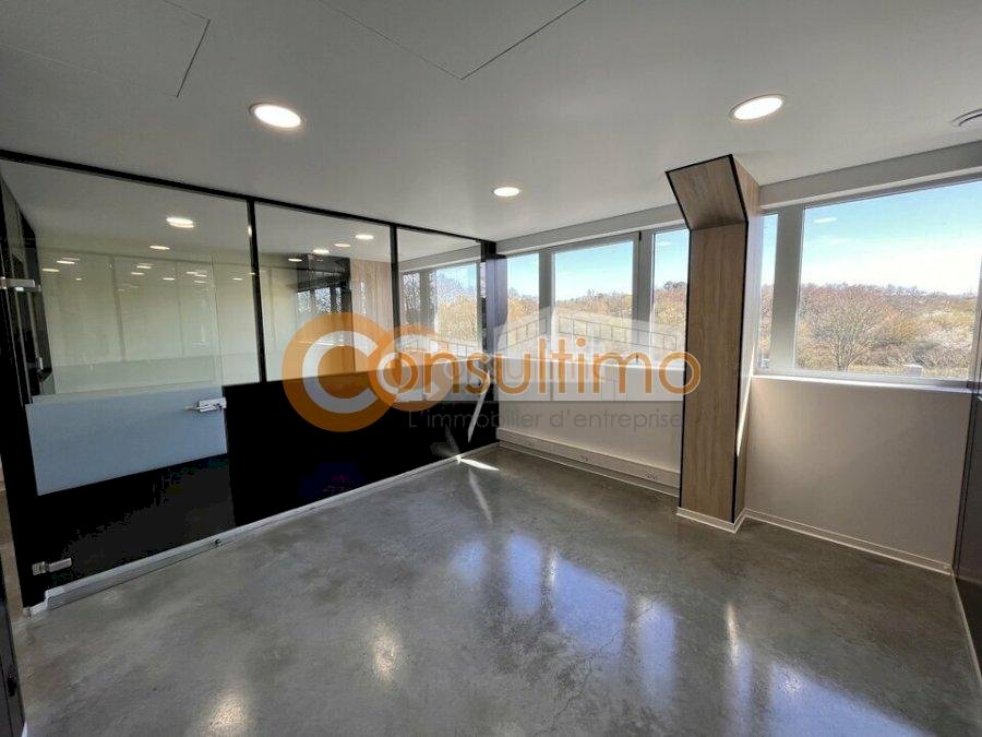 Bureau à louer 65 m² - Carbon-Blanc