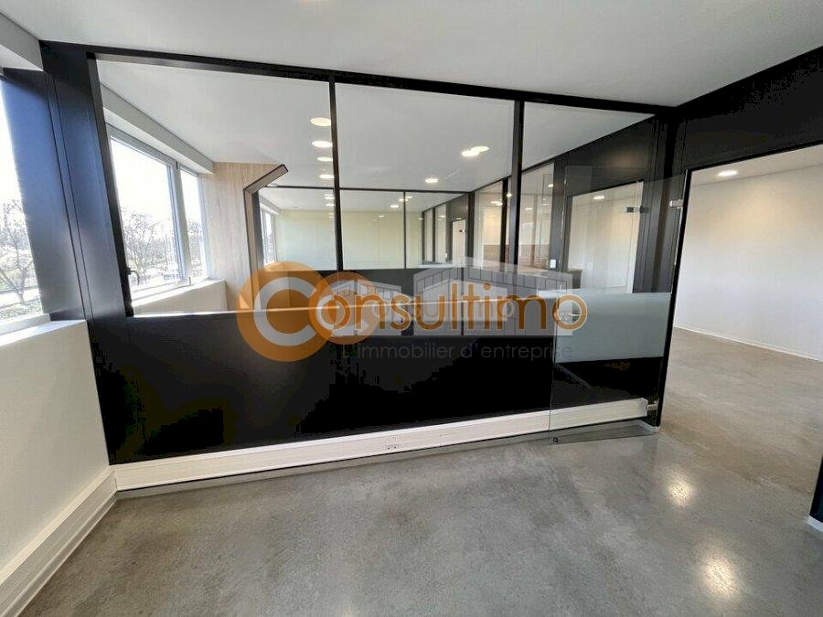 Bureau à louer 65 m² - Carbon-Blanc