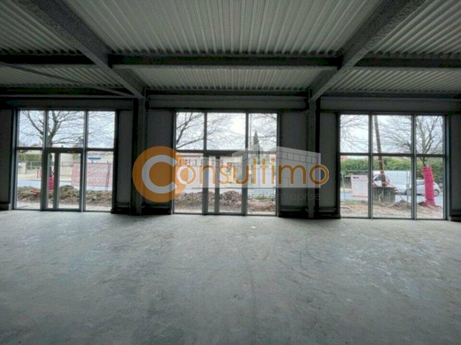Local commercial à louer 171 m² - Carbon-Blanc