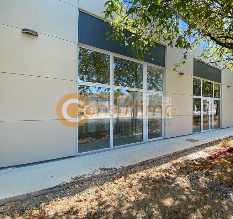 Local commercial à louer 171 m² - Carbon-Blanc