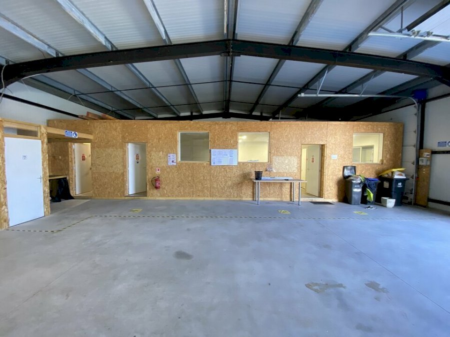 Local d'activité à louer 300 m² - Mios