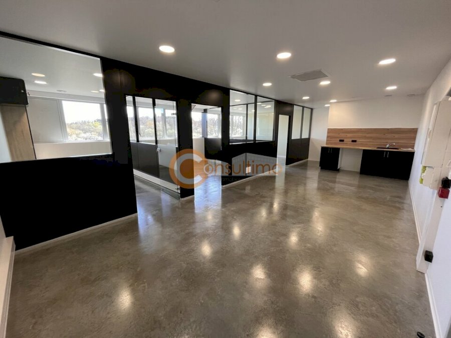 Bureau à louer 65 m² - Carbon-Blanc