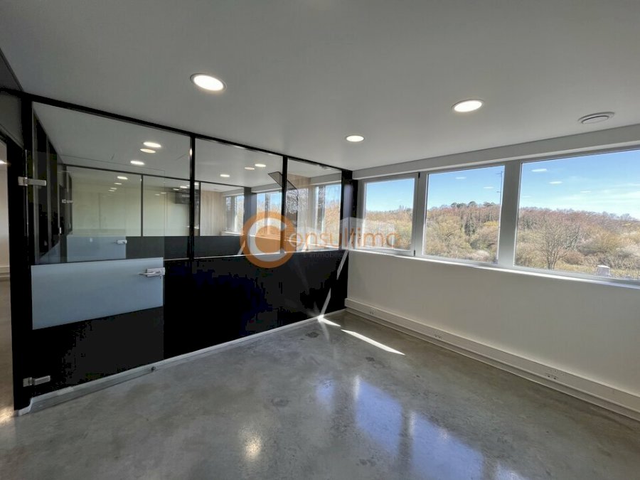 Bureau à louer 65 m² - Carbon-Blanc