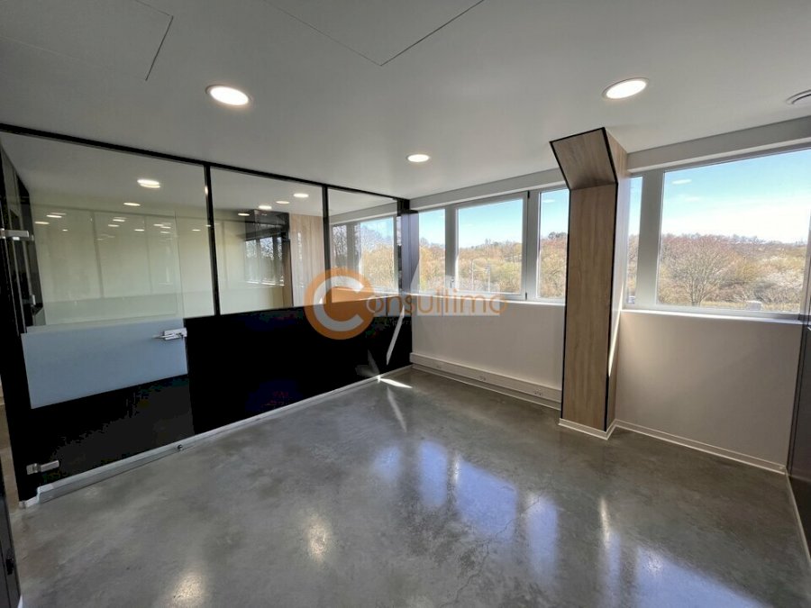 Bureau à louer 65 m² - Carbon-Blanc