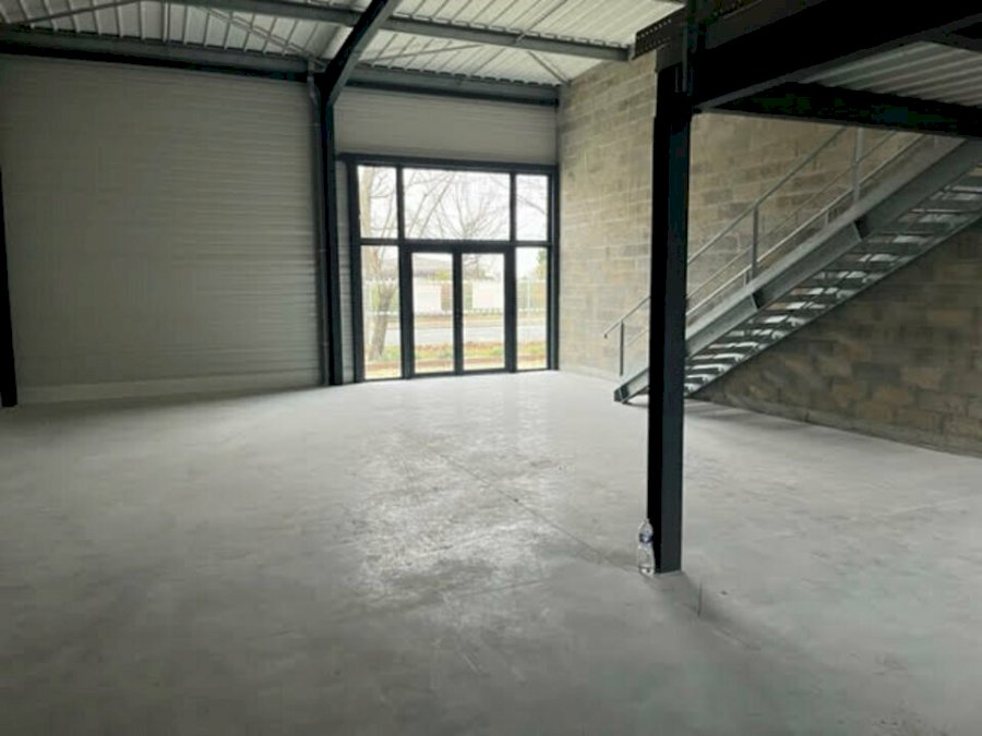 Local d'activité à louer 403 m² - Artigues-près-Bordeaux