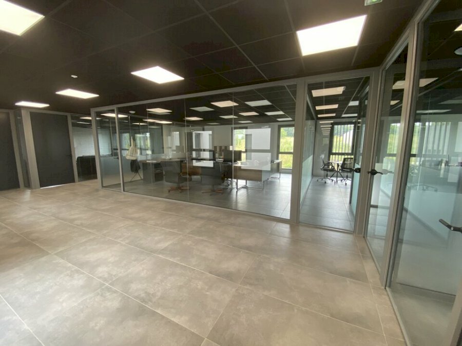 Bureau à louer 700 m² - Montussan