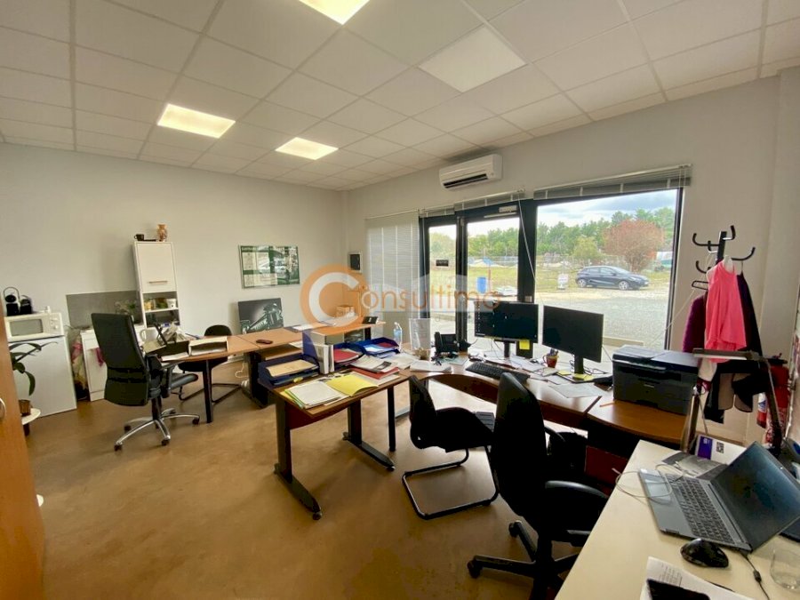Local commercial à louer 25 m² - Saint-Caprais-de-Bordeaux