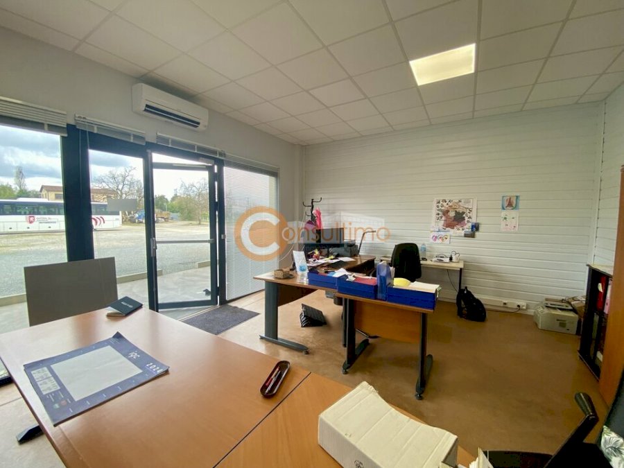 Local commercial à louer 25 m² - Saint-Caprais-de-Bordeaux