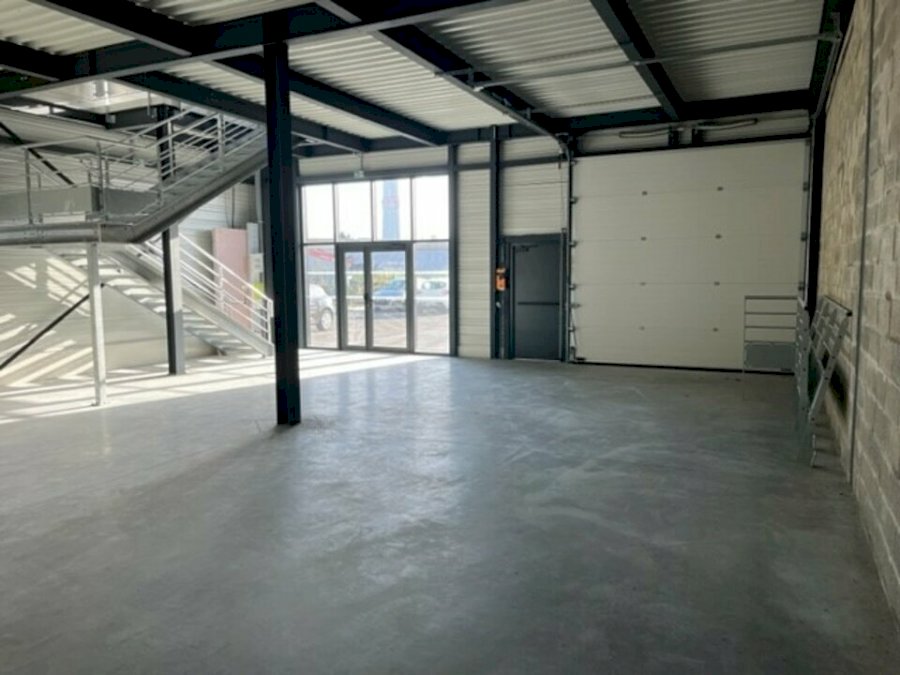 Local d'activité à louer 249 m² - Artigues-près-Bordeaux