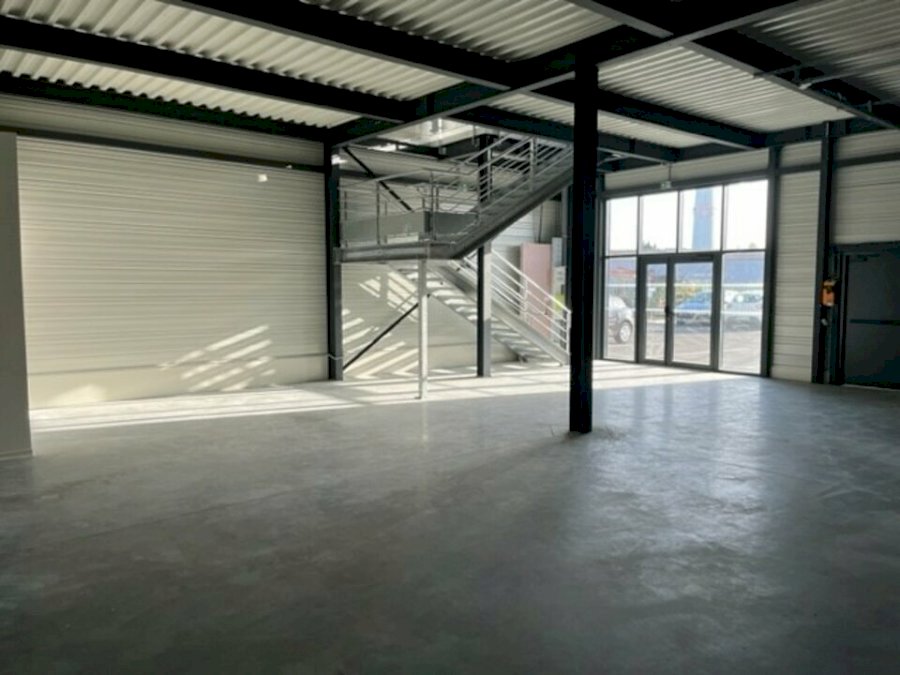Local d'activité à louer 249 m² - Artigues-près-Bordeaux