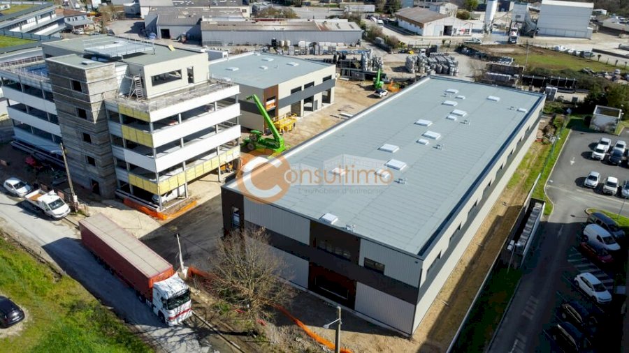 Local d'activité à louer 249 m² - Artigues-près-Bordeaux