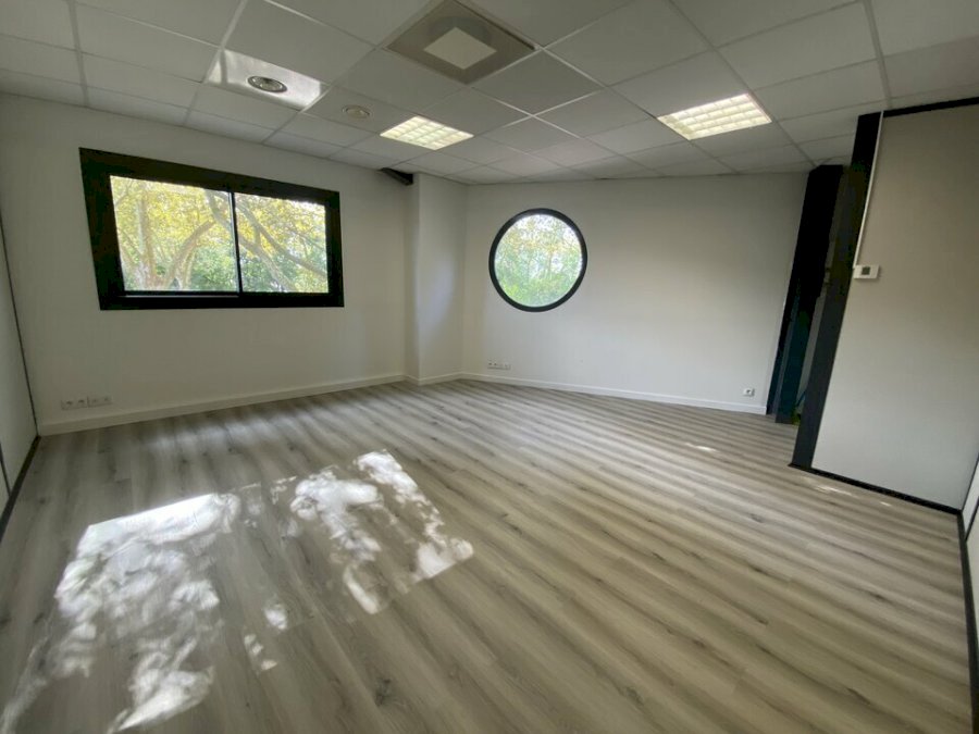 Bureau à louer 100 m² - Bordeaux
