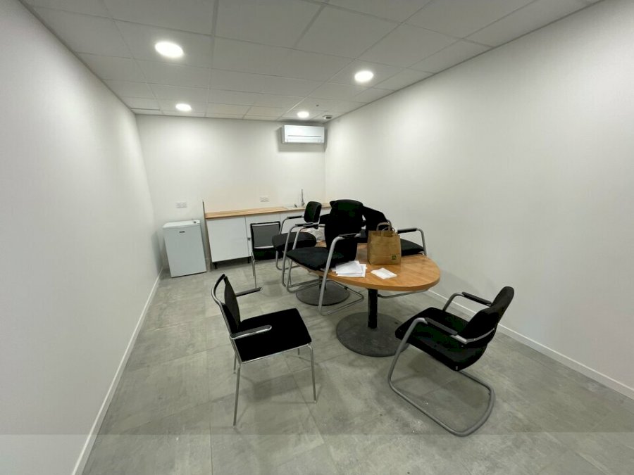Bureau à louer 30 m² - Montussan