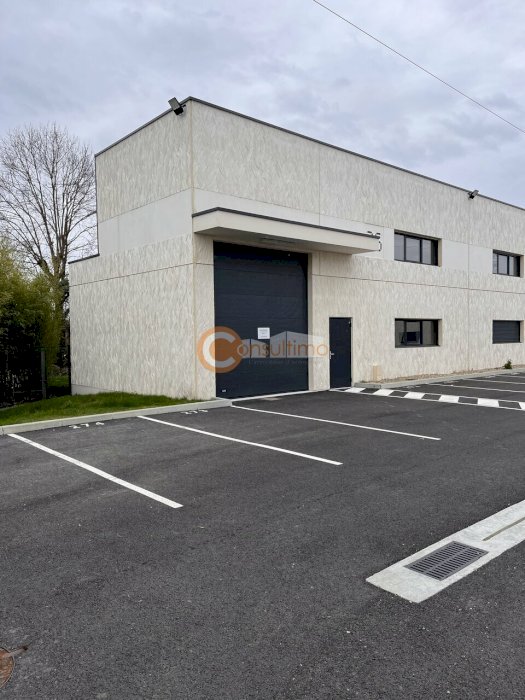 Local d'activité à acheter 187 m² - Mios