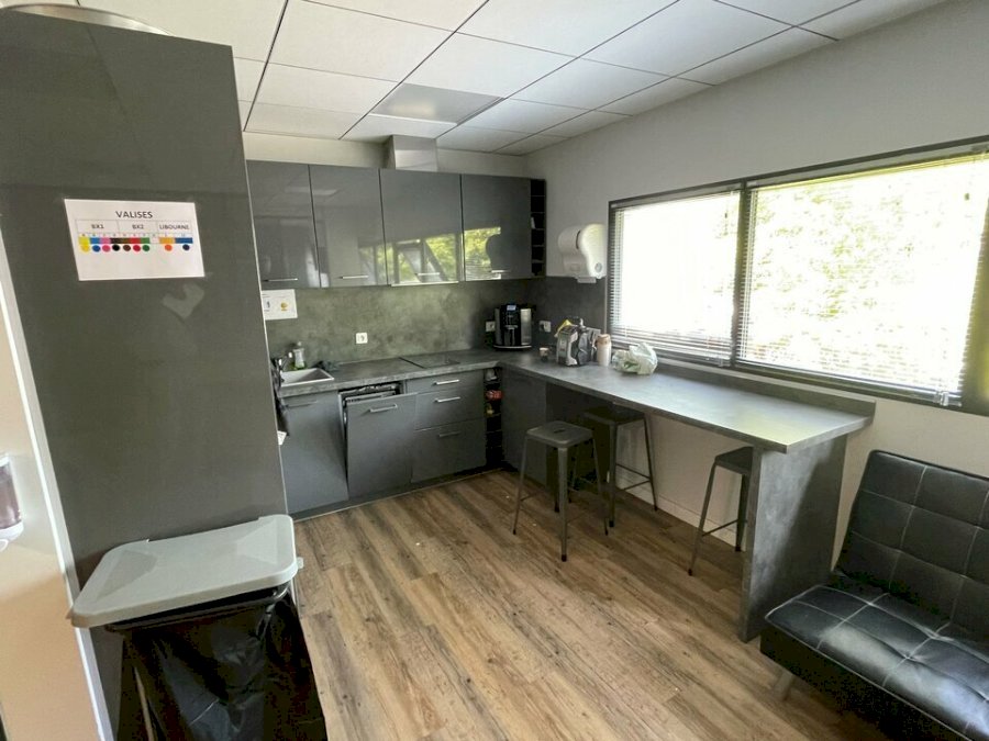 Bureau à louer 190 m² - Villenave-d'Ornon