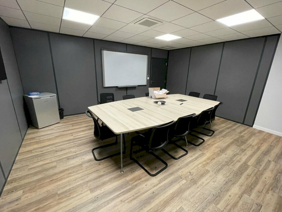 Bureau à louer 190 m² - Villenave-d'Ornon