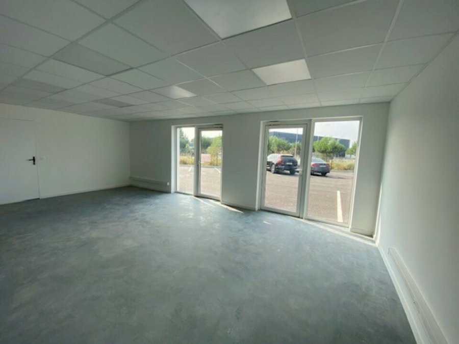 Bureau à louer 37 m² - Mios