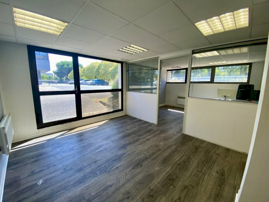 Bureau à louer 68 m² - Mérignac