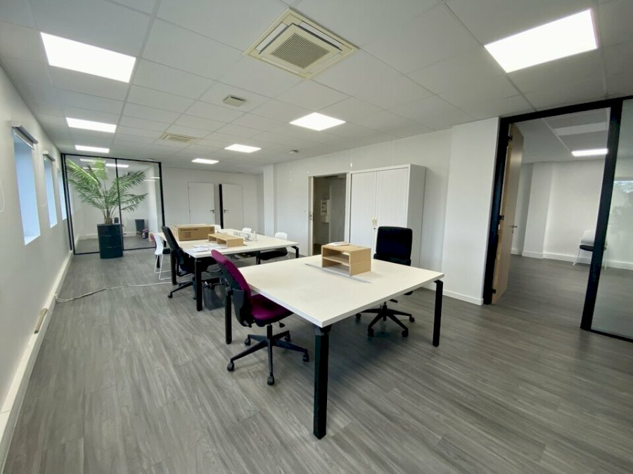 Bureau à acheter 290 m² - Tresses