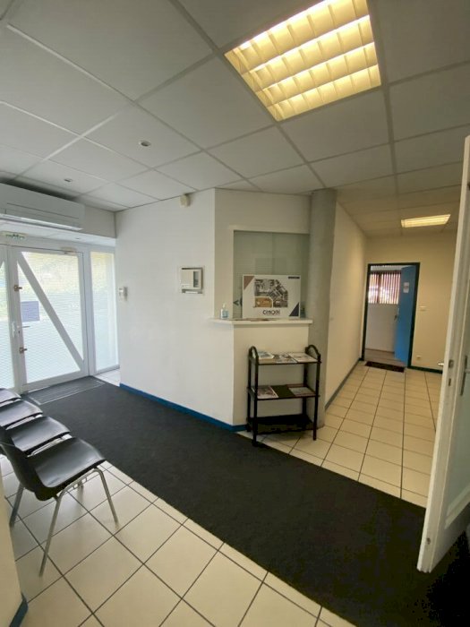 Bureau à louer 80 m² - Floirac