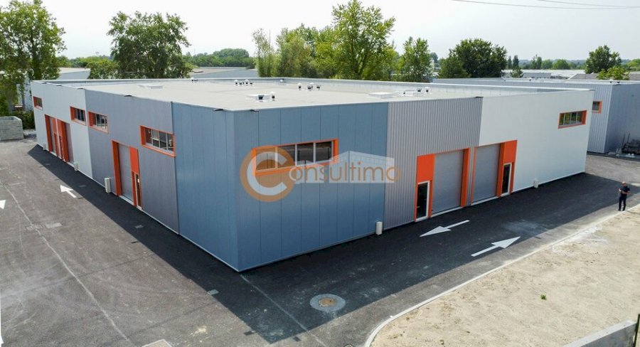 Local d'activité à louer 150 m² - Carbon-Blanc