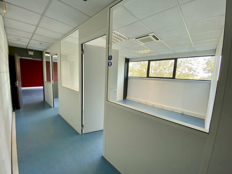 Bureau à louer 90 m² - Pessac