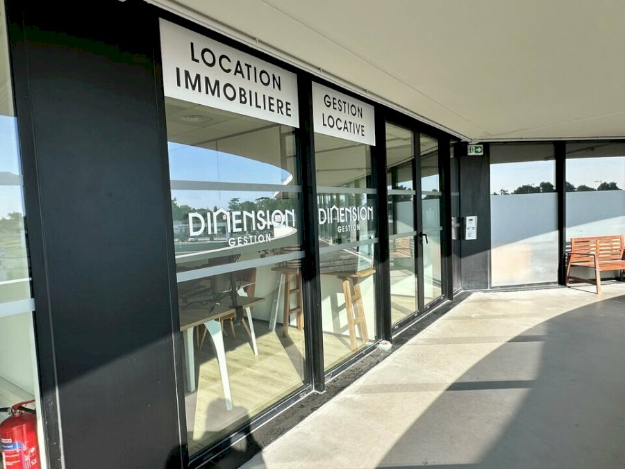 Bureau à acheter 236 m² - Fargues-Saint-Hilaire