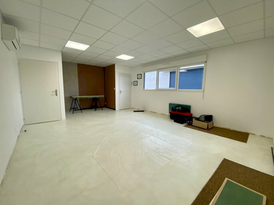 Bureau à louer 31 m² - Saint-Germain-du-Puch