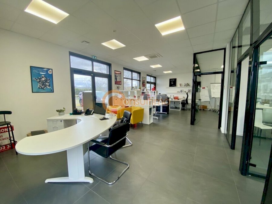 Local commercial à acheter 135 m² - Tresses