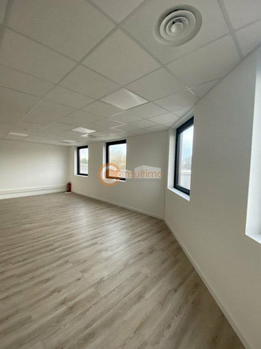 Bureau à acheter 186 m² - Fargues-Saint-Hilaire