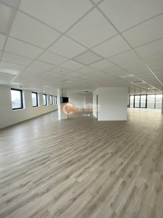 Bureau à acheter 186 m² - Fargues-Saint-Hilaire