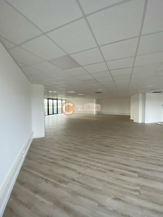 Bureau à acheter 186 m² - Fargues-Saint-Hilaire
