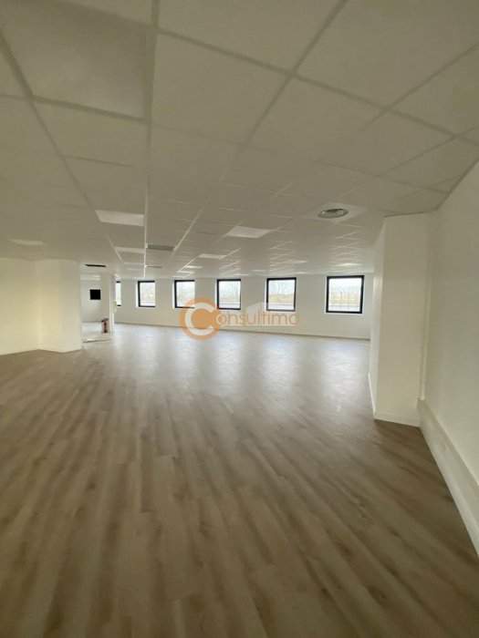 Bureau à acheter 186 m² - Fargues-Saint-Hilaire