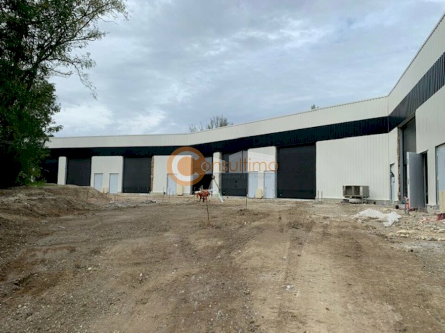Local d'activité à louer 155 m² - Montussan