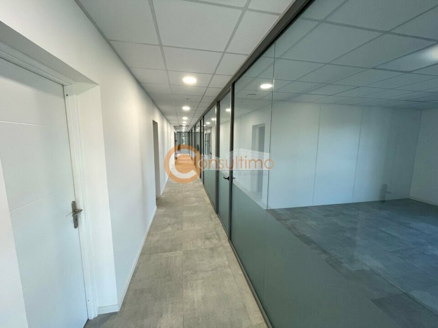 Bureau à louer 46 m² - Montussan