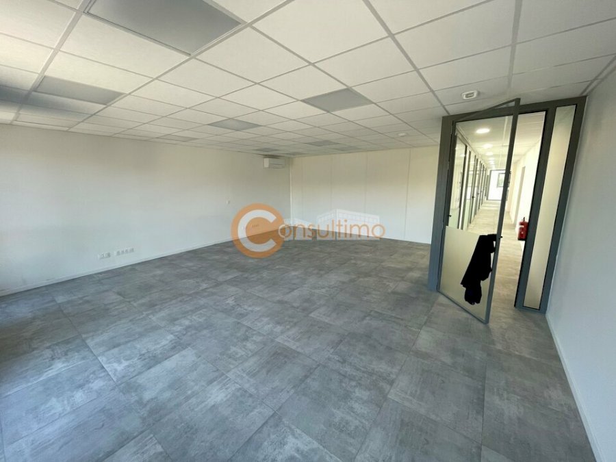 Bureau à louer 46 m² - Montussan