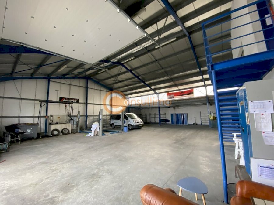 Local d'activité à louer 400 m² - La Teste-de-Buch
