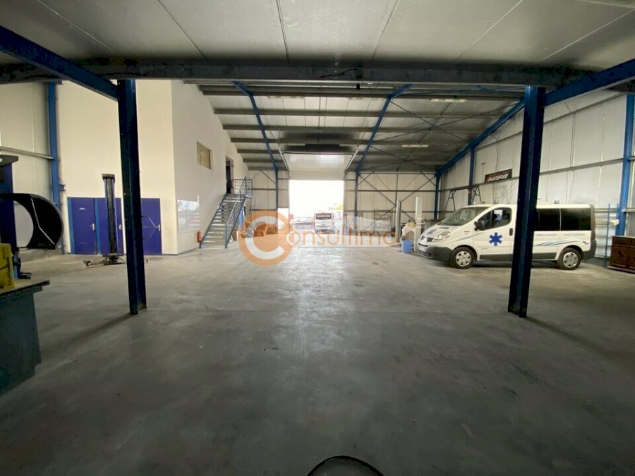 Local d'activité à louer 400 m² - La Teste-de-Buch