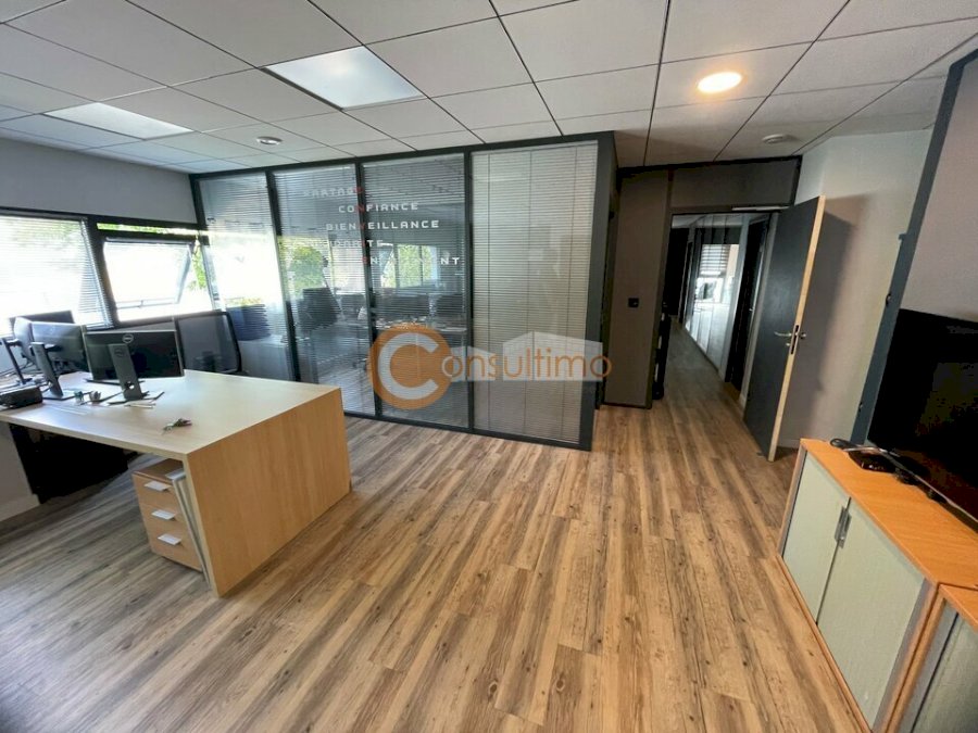 Bureau à louer 190 m² - Villenave-d'Ornon