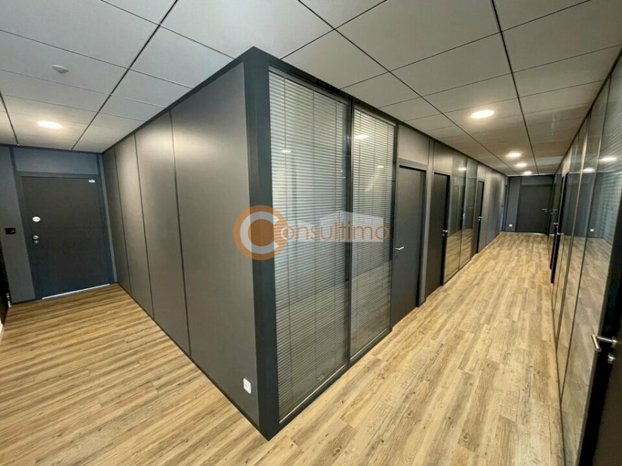 Bureau à louer 190 m² - Villenave-d'Ornon