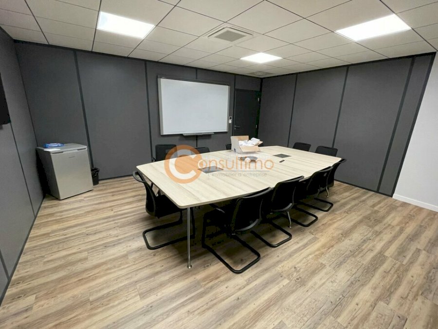 Bureau à louer 190 m² - Villenave-d'Ornon