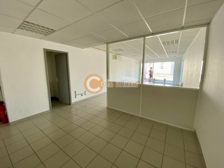 Local commercial à louer 47 m² - Eysines