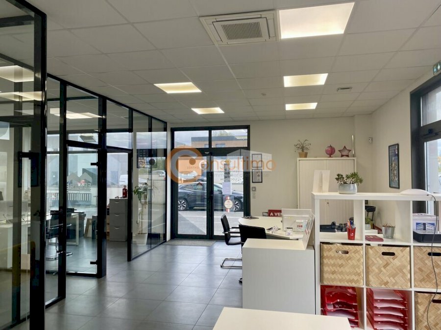 Local commercial à acheter 135 m² - Tresses