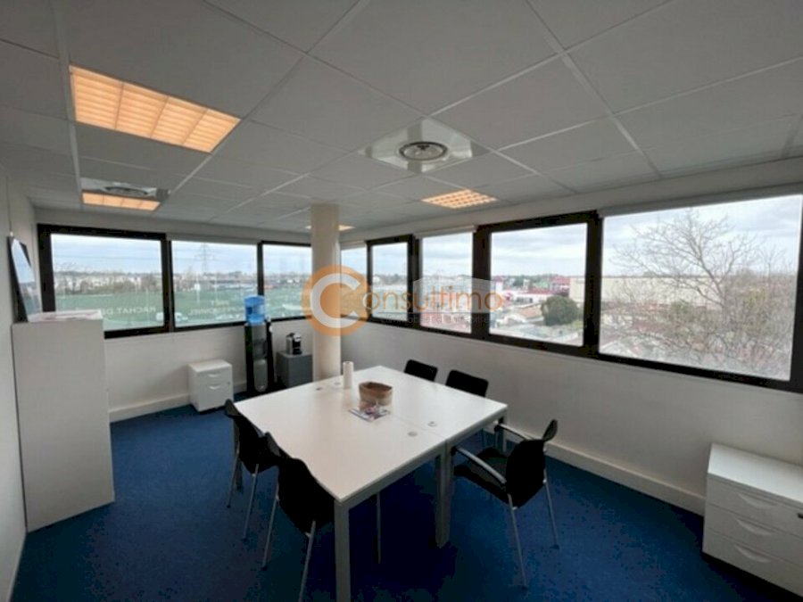 Bureau à louer 107 m² - Mérignac