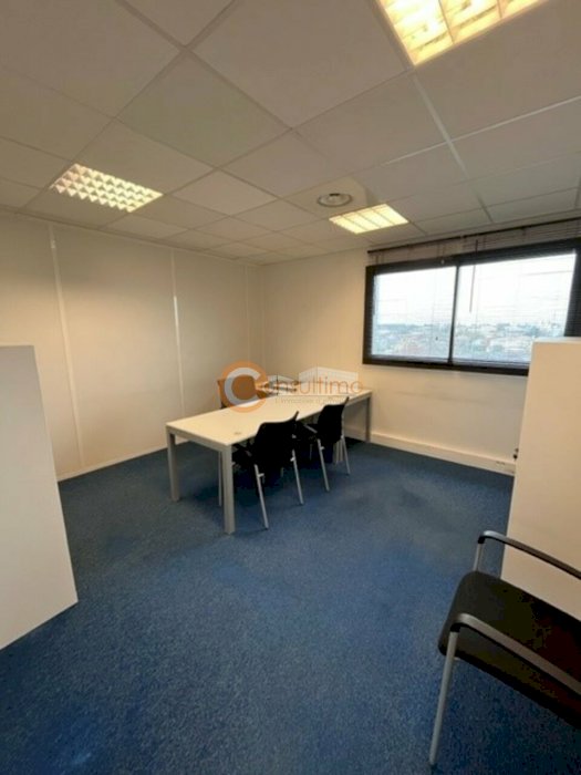 Bureau à louer 107 m² - Mérignac