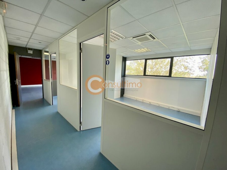 Bureau à louer 90 m² - Pessac